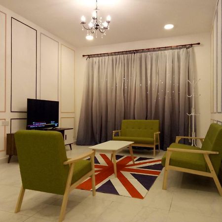 Icolor Home & Stay Ch6 Тана Рата Екстериор снимка
