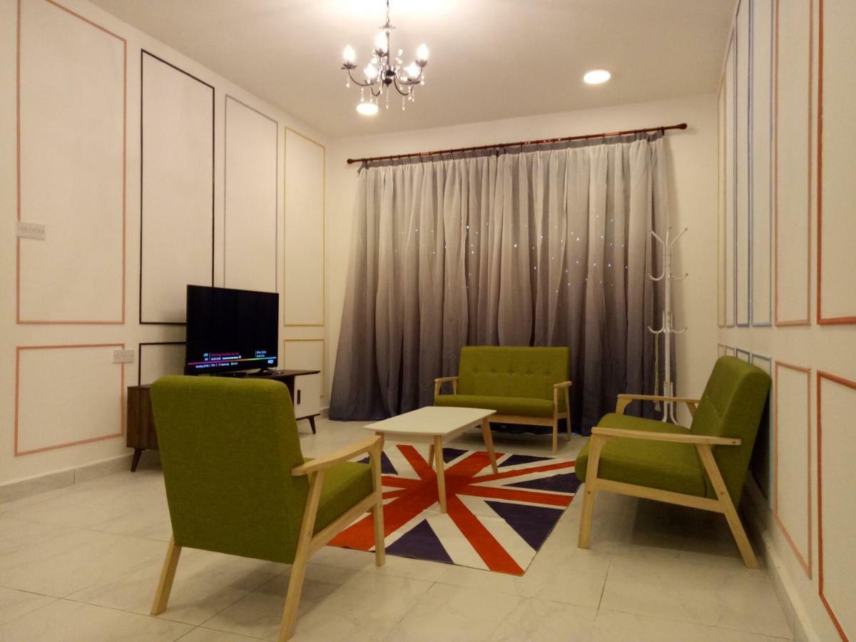 Icolor Home & Stay Ch6 Тана Рата Екстериор снимка